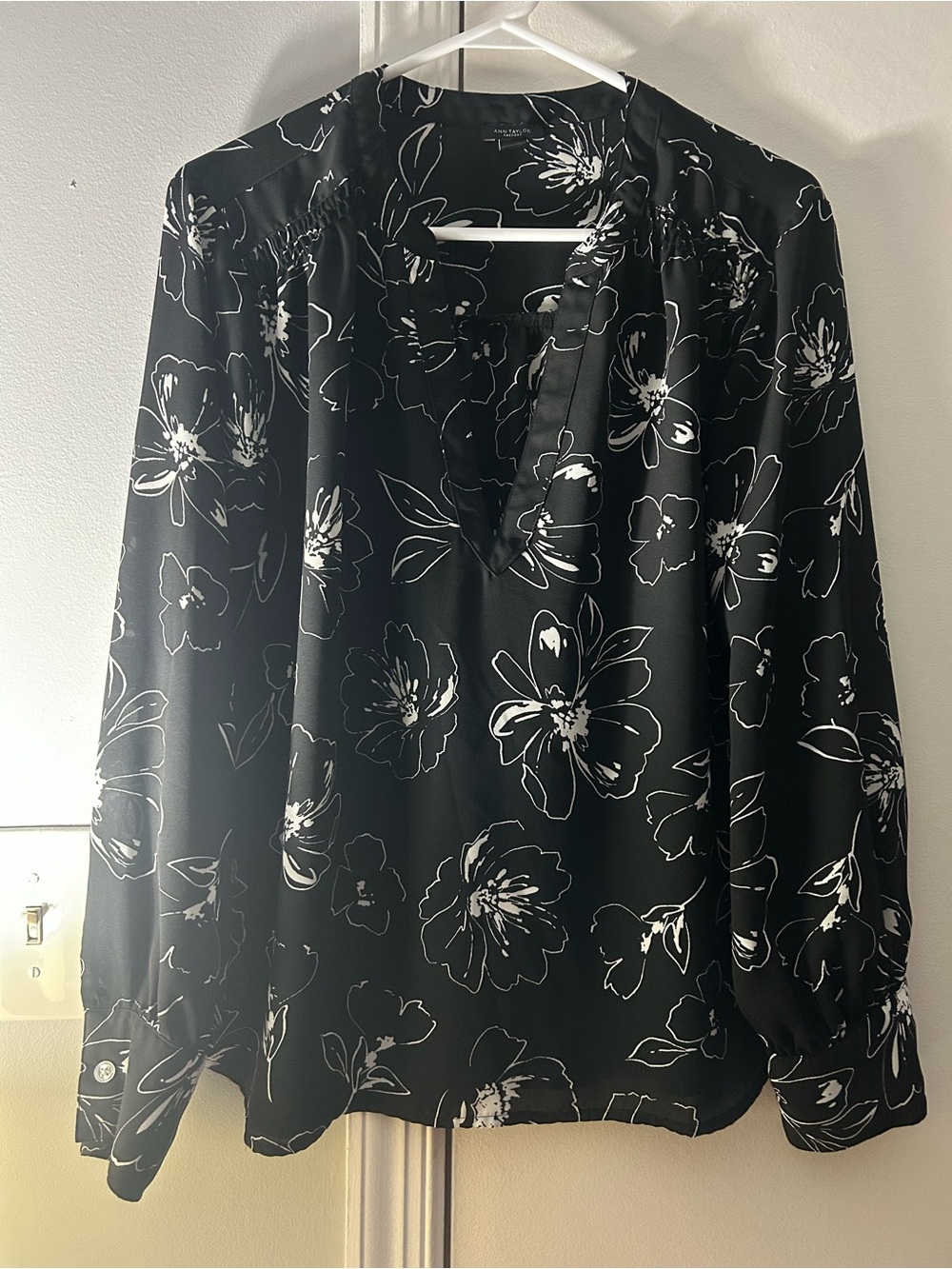LOFT Black Floral V-Neck Long-Sleeve Blouse